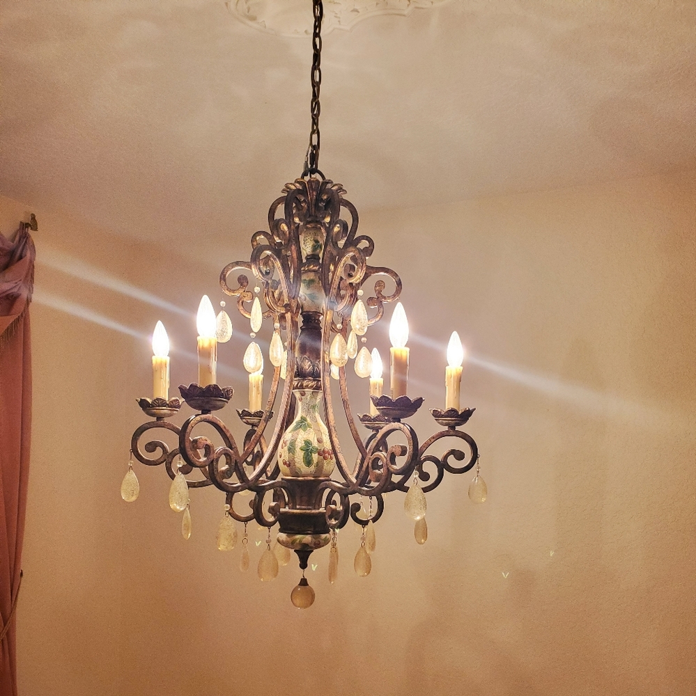 Chandlier